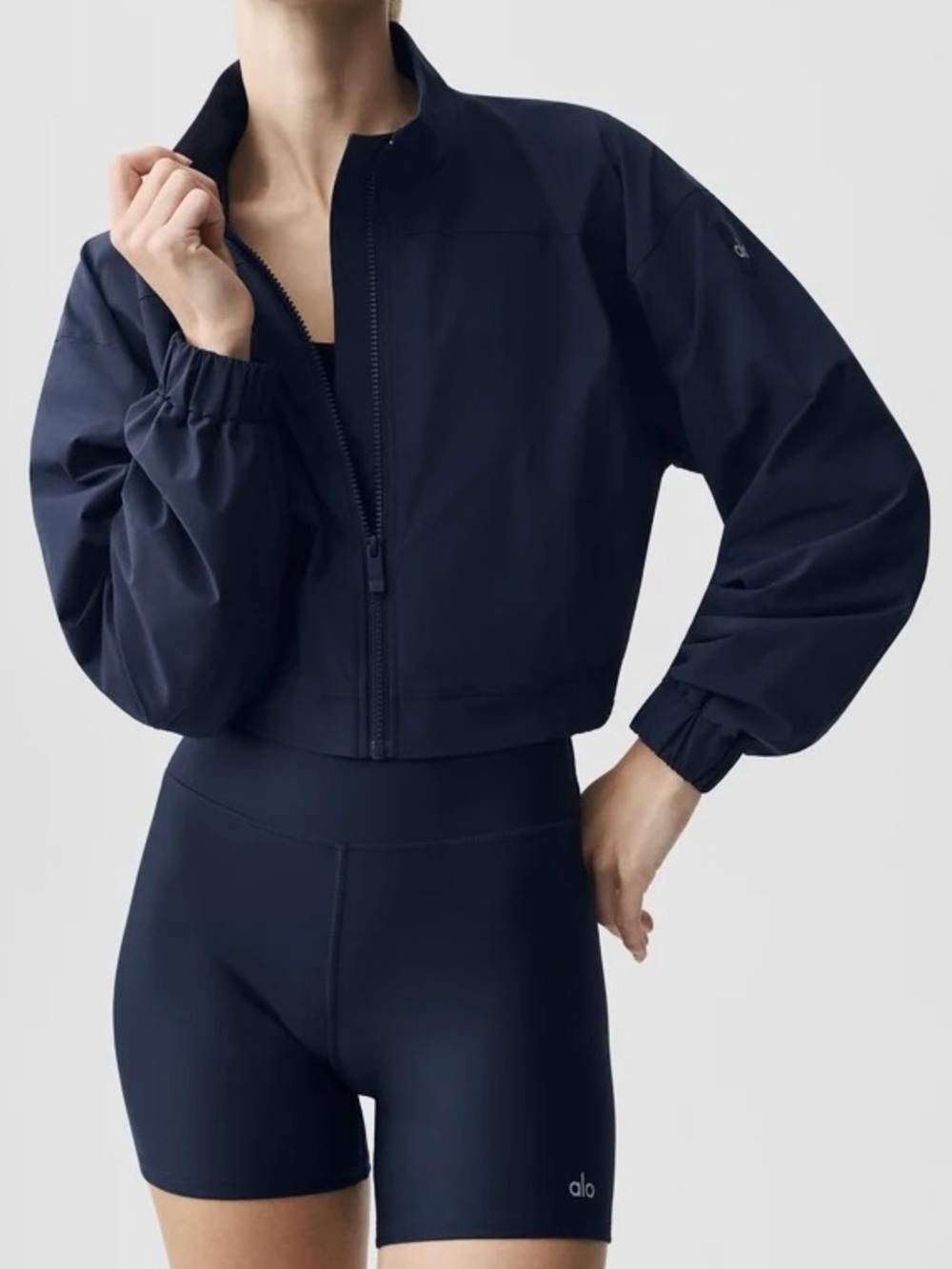 NWT Alo Yoga Limited edition and size Black Windbreaker Jacket bomber